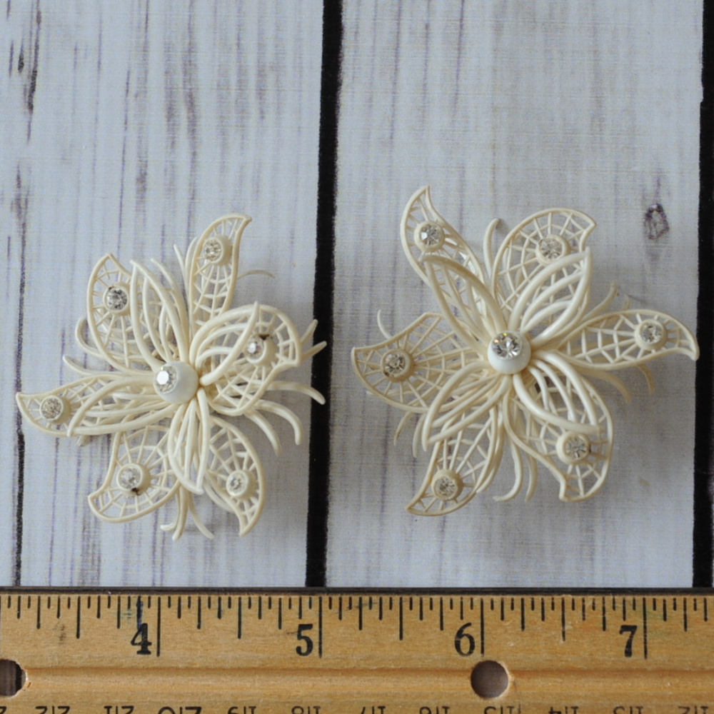 Vtg West Germany Soft Rhinestone Flower Earrings